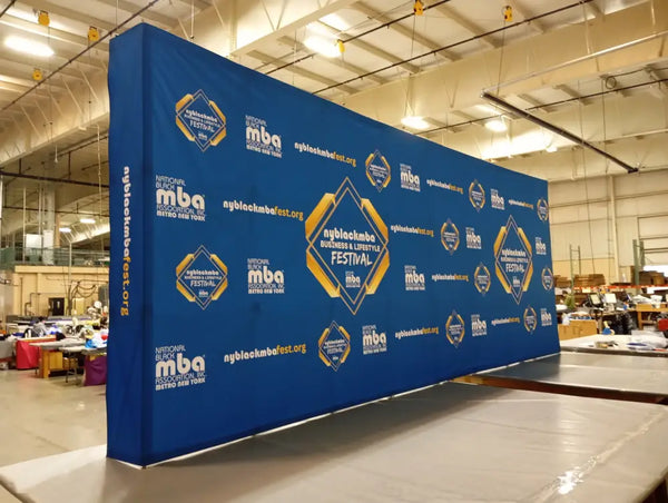 Our 20ft Straight Pop Up Fabric Display is one of easiest and most popular displays that features a lightweight durable