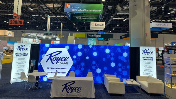 Blue hexagonal LED display screen in Royce Globals 3ft Frameless SEG Lightbox