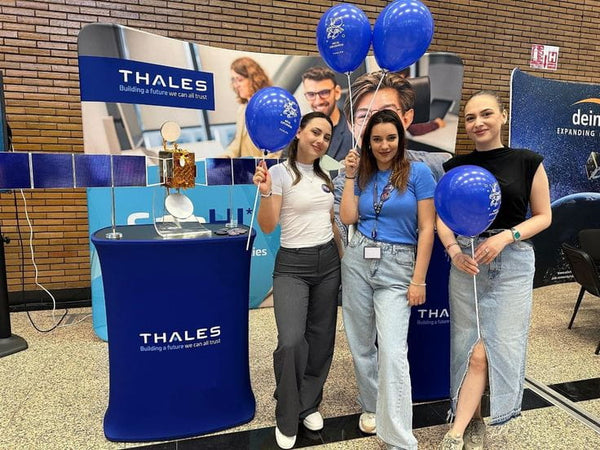 Pop Up Hydraulic Podium