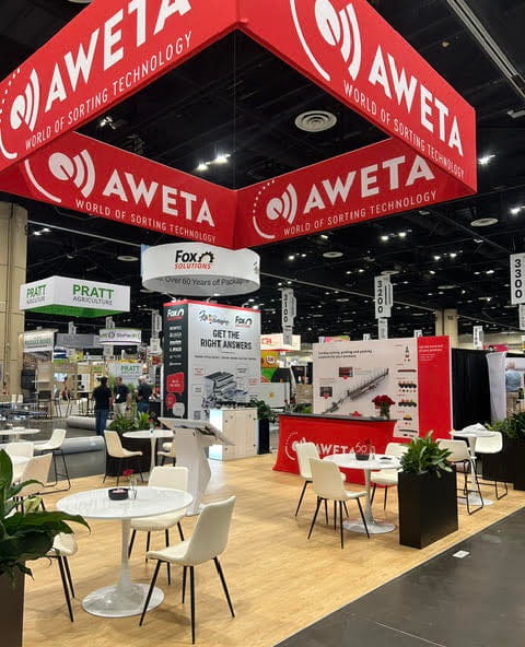 Our Square Hanging Banners are a must have if you want to get noticed! These extra large overhead capture