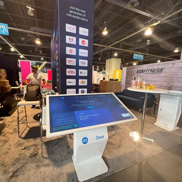 43 inch 4K Digital Interactive Touchscreen Table Display Kiosk